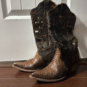 Coral cowgirl boots